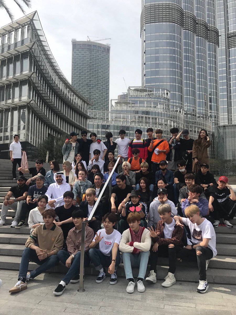 najaeminpics's tweet photo. 180407 Visiting the Burj Khalifa💚 https://t.co/yMmMKWMBYE