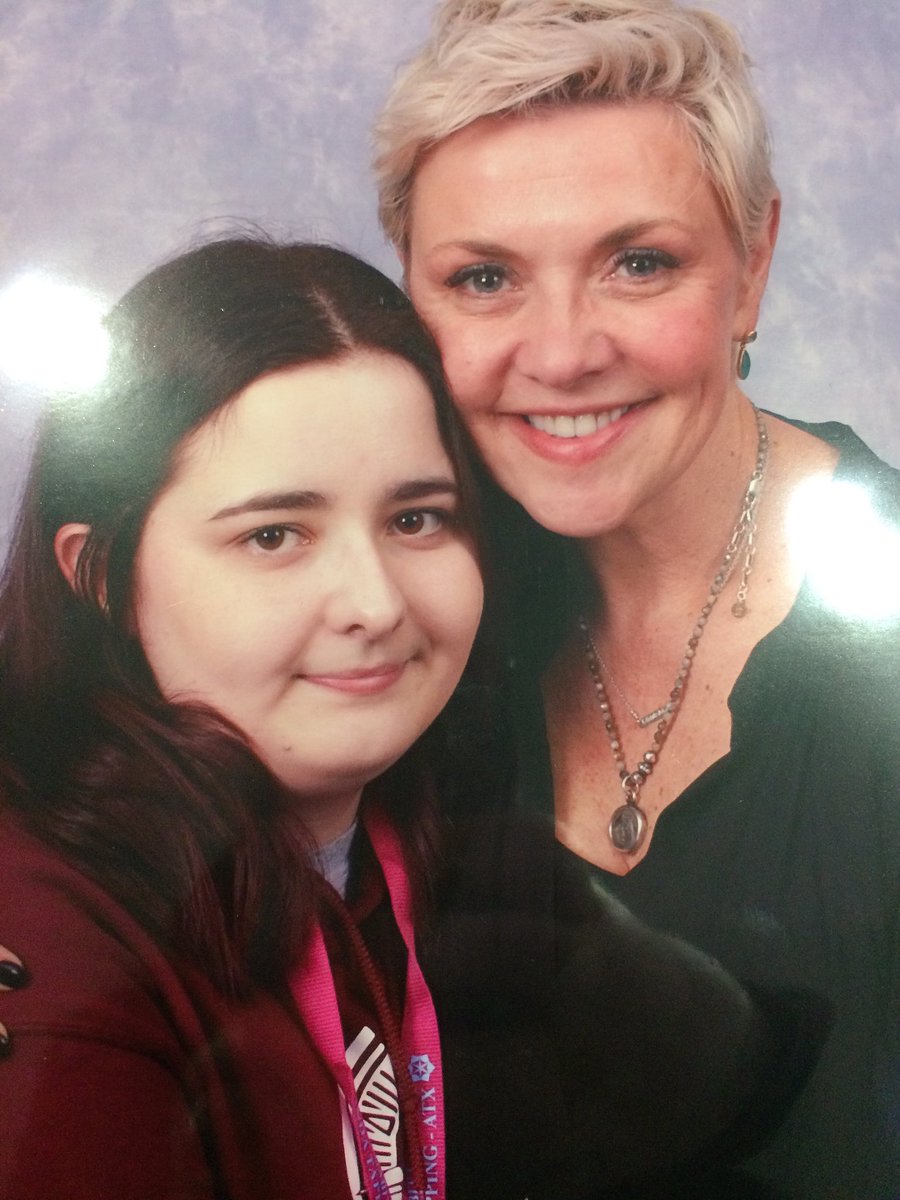 The one who inspired me to start this crazy con life over four years ago. So incredibly grateful for everything and every person these experiences have given me. Wouldn’t change it for the world. Thank you <a href="/amandatapping/">Amanda Tapping</a> ❤️