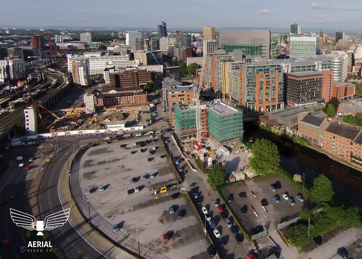 AerialVideoTV's tweet photo. The changing face of #Salford into #Manchester over the last 4 years with the creation of #NewBailey #slateyard #construction #carpark #ncp @Muse_Devs @no1spinningfds #OrdsallChord #rail #bridge #NorthernPowerhouse #river #Noma @Embankmentmcr #premierinn
#uav #AerialPhotography https://t.co/rLt3uirJCE