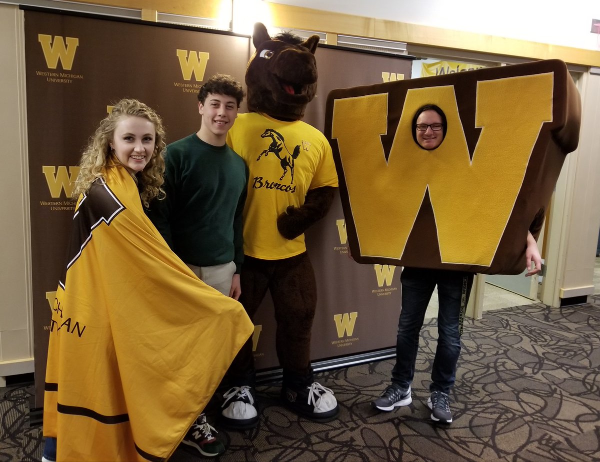 AmySmelker's tweet photo. College visit #FutureBronco https://t.co/IsHewXGTXG