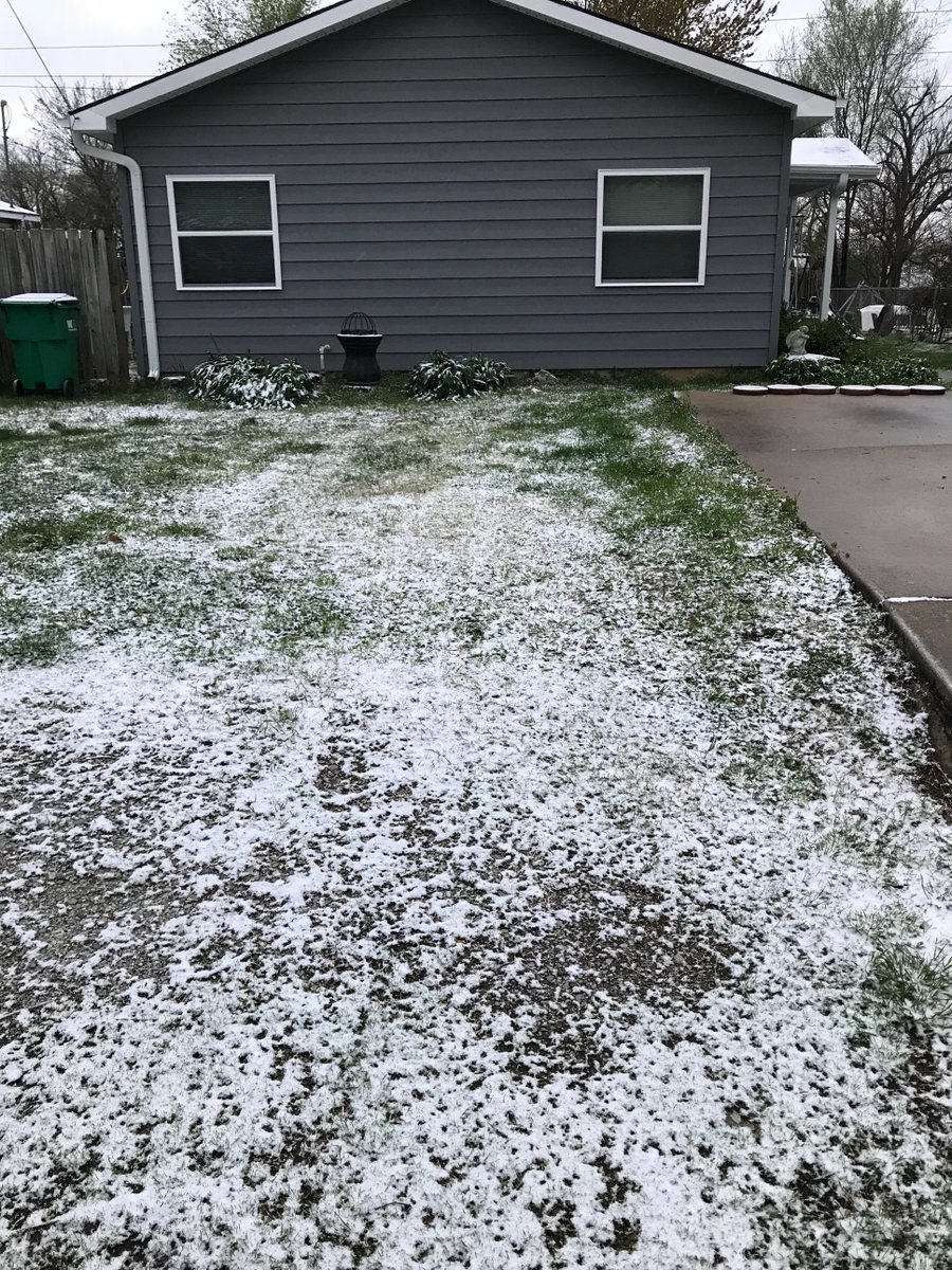 22 degrees and some snow!!!
Last time it snow in Springdale, Ar. in April was in 1999.