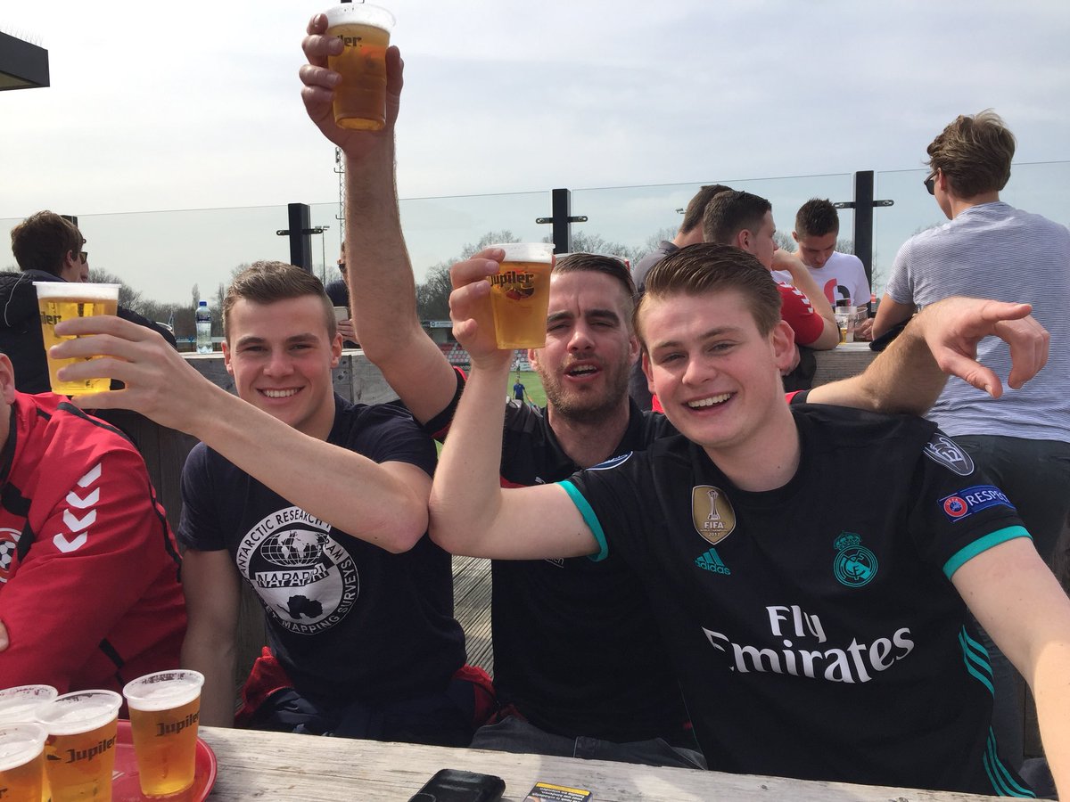 Hoppa! Zevenklapper tegen <a href="/vvstaphorst3/">VV Staphorst 3</a>. Door 7-0 overwinning, met vier treffers van Milan Ronkes, blijven we meedoen in de titelrace. De nazit belooft lang en gezellig te worden!🔴⚪️👊