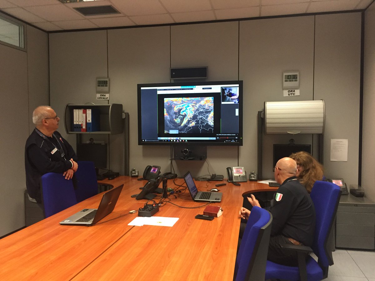 Ieri i volontari del #serviziocivile #Inac <a href="/Cia_Agricoltura/">Cia-Agricoltori Italiani</a> di #Piemonte e #Liguria hanno visitato la Sede Regionale della <a href="/ProCivPiemonte/">Protezione Civile Piemonte</a> di Corso Marche in Torino. Si è parlato di sistema di PC, #Volontariato e comunicazione in emergenza.