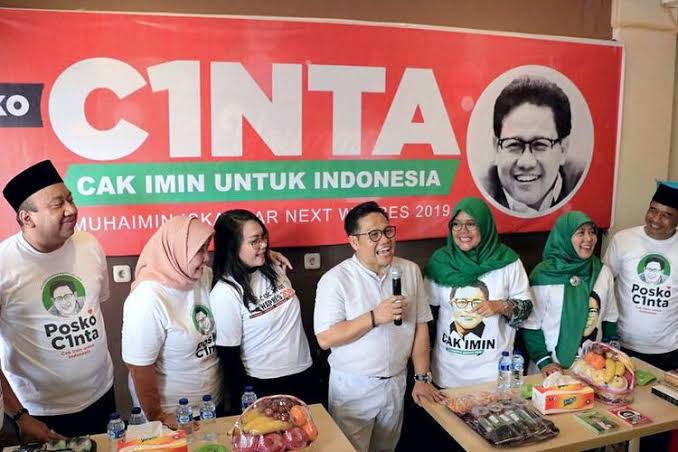 bejotejoxxx's tweet photo. CAK IMIN.. Adalah figur yang tepat untuk cawapres 2019
#CakIminCawapres2019
#JOINKediri
@jokowi
@cakimiNOW 
@Jkw_CakImin  
@DPP_PKB 
@PDI_Perjuangan
@Jazilul_Fawaid 
@kadirkarding
@halimiskandarnu
@F4dhoLi
 #JOINKediri https://t.co/fqrQBBU60R