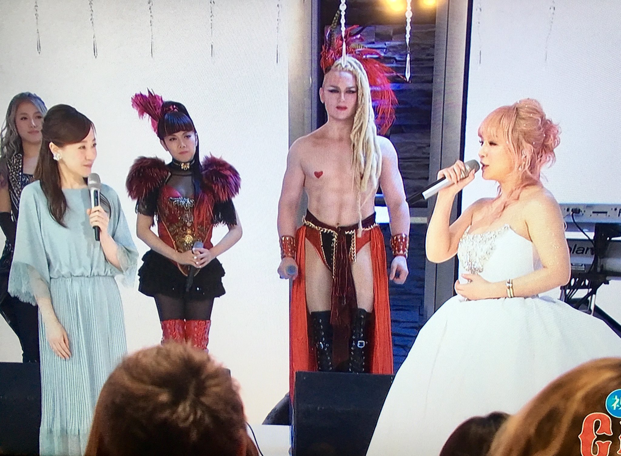 ট ইট র Kenji4452 Cdtvの浜崎あゆみのデブさにもビックリしたが 後ろにいる変態はなんなんだ 気になりすぎて 歌が全く入ってこないんだが ট ইট র Kenji4452 Cdtvの浜崎あゆみのデブさにもビックリしたが 後ろにいる変態はなんなんだ 気になりすぎて 歌が全く入ってこないんだが