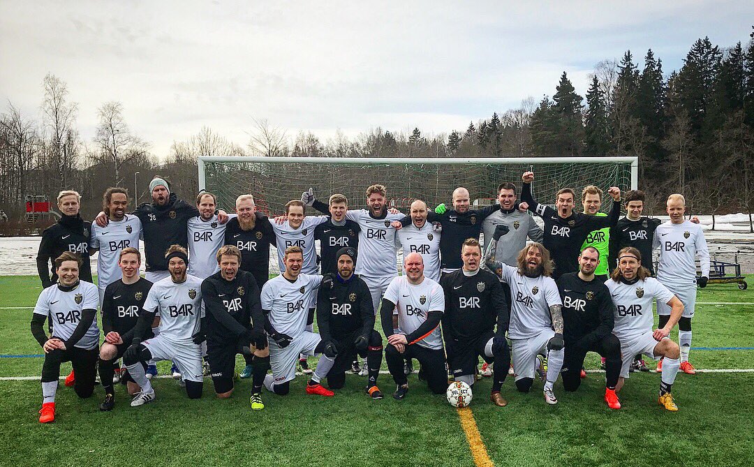 Perinteinen #ÅCF-ÅCF2-ottelu päättyi tänä vuonna edustusjoukkueen 5-1-voittoon. Sit #saunailta, VAMOS! ⚽️🍻🔥 #yönritarit #jalkapallo #nelonen #kutonen #turku