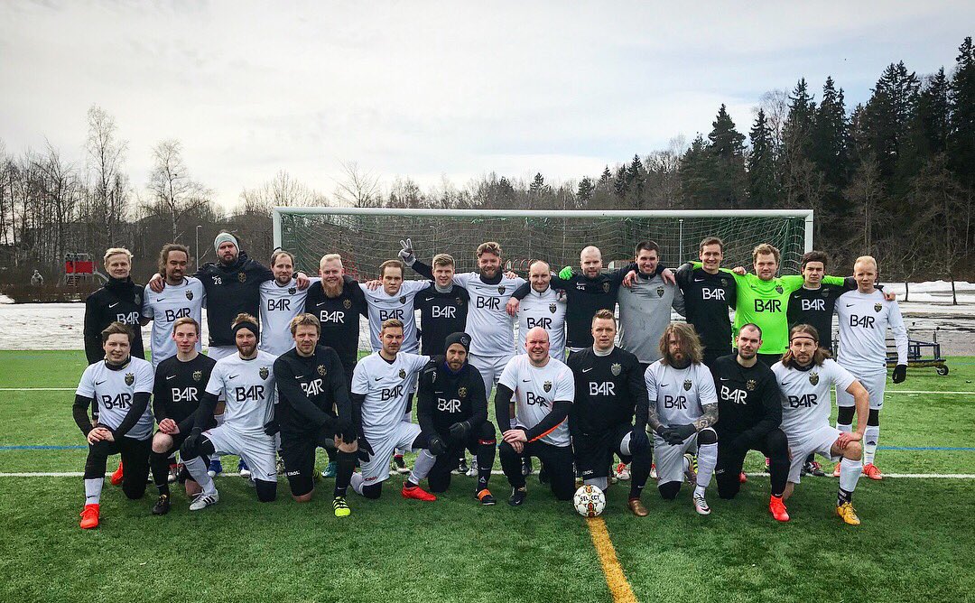YonRitarit's tweet photo. Perinteinen #ÅCF-ÅCF2-ottelu päättyi tänä vuonna edustusjoukkueen 5-1-voittoon. Sit #saunailta, VAMOS! ⚽️🍻🔥 #yönritarit #jalkapallo #nelonen #kutonen #turku https://t.co/trRqsSM86j