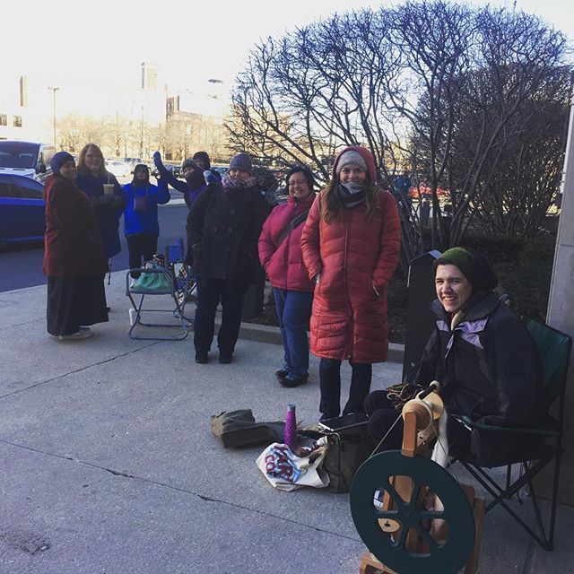 YarnCon's tweet photo. Wake up and smell the fiber! #YarnCon2018 is on!! Our friend @camper_brian said he’d be first in line, and...#achievementunlocked! #yarncon #yarnlove #yarnlife #yarnyfriendsarethebest #spinnersofinstagram #damnitscoldoutside #sweaterweather in #chicago https://t.co/4x0zV0hcuG https://t.co/TdCz3f8COv