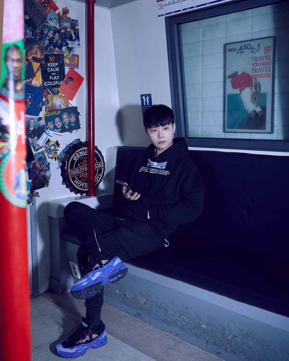 leimlay's tweet photo. #IMLAY
📷 by #Holidaygraphy #올해의컬러 #울트라바이올렛 https://t.co/NuGl6eBosC