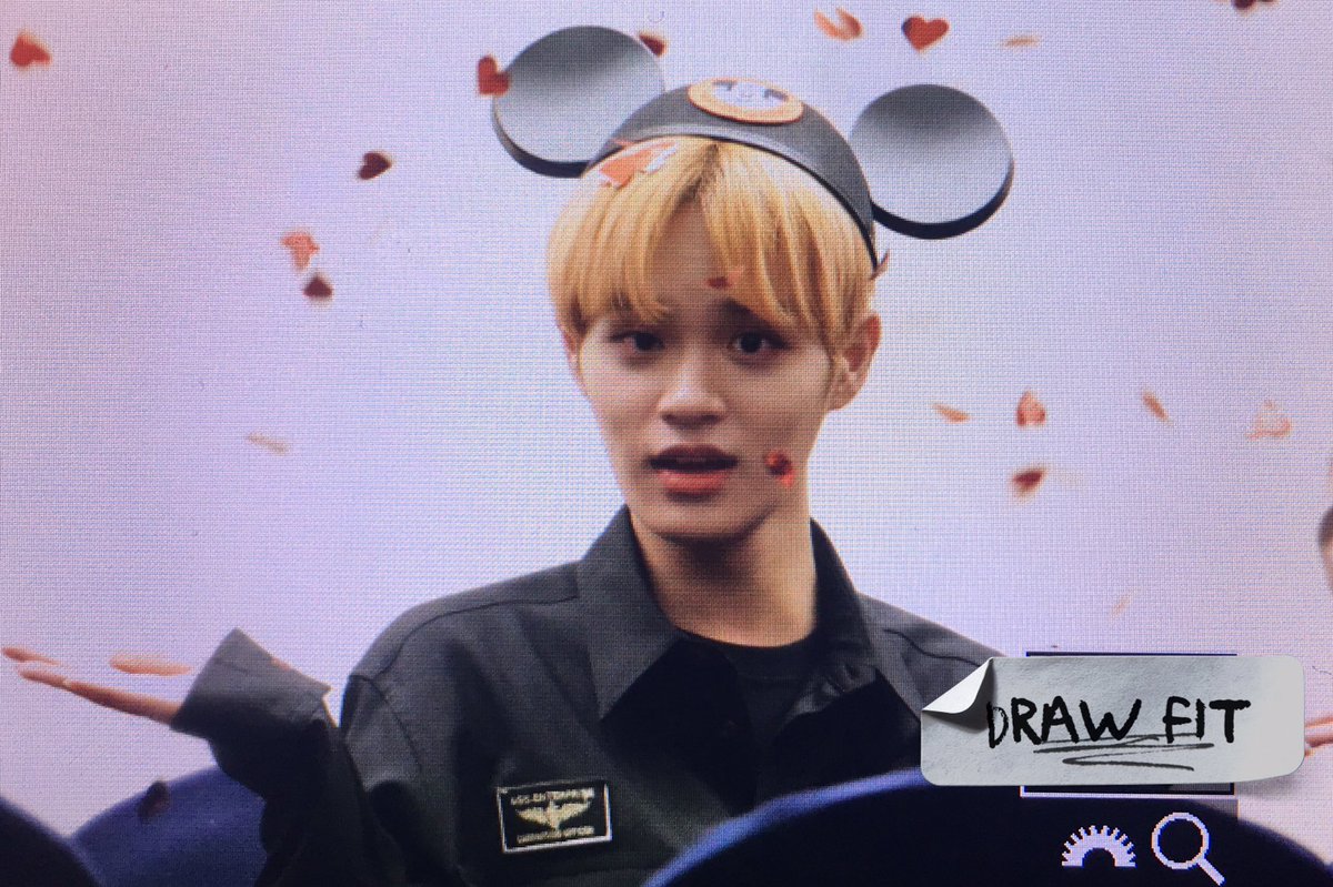 Daehwicom's tweet photo. 180407 #워너원 #이대휘 #WANNAONE 꺄앟🎊 https://t.co/EsN0rNKlzh