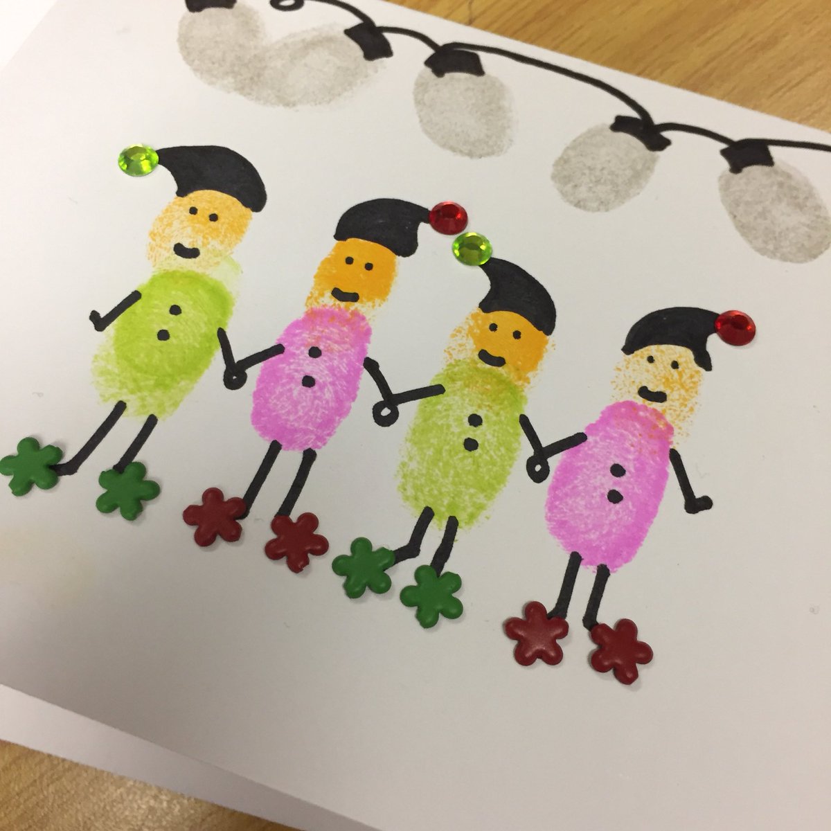 secretguiders's tweet photo. A chilled Christmas crafting meeting at Rangers saw us with Gingerbread houses, colourful cards and a hot chocolate or 3... https://t.co/mh1B1ur7vh