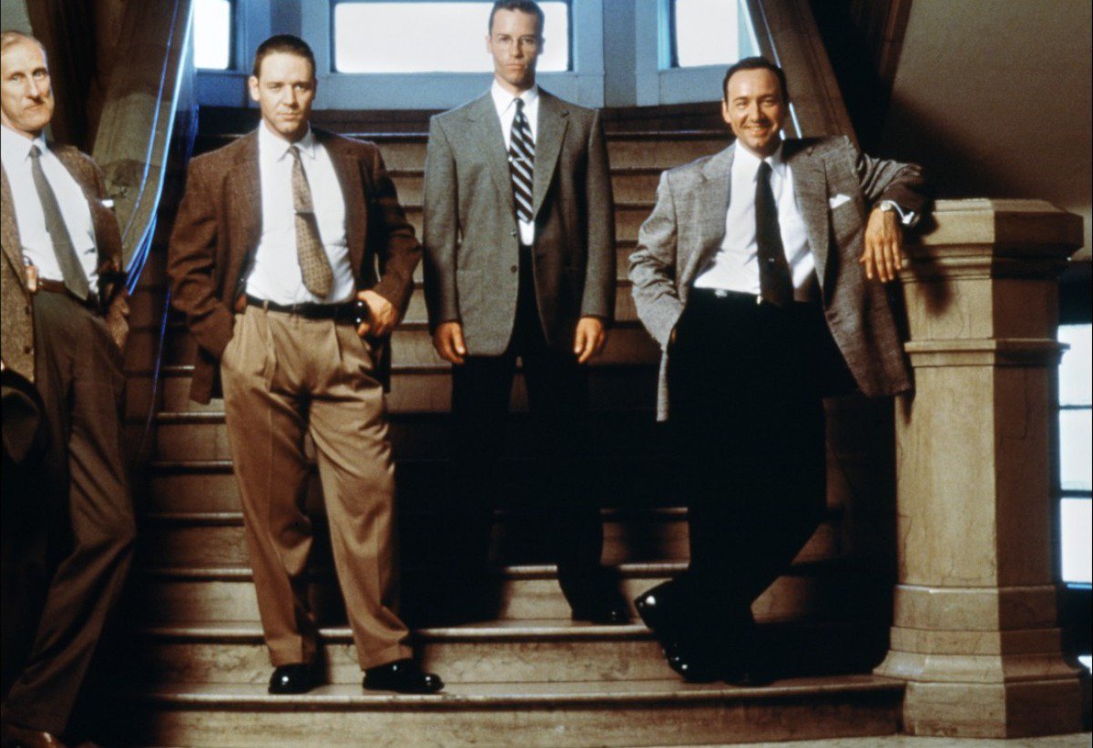 Happy 54th birthday to Russell Crowe, seen here with guys on the set of \L.A. Confidential\ (1997). 