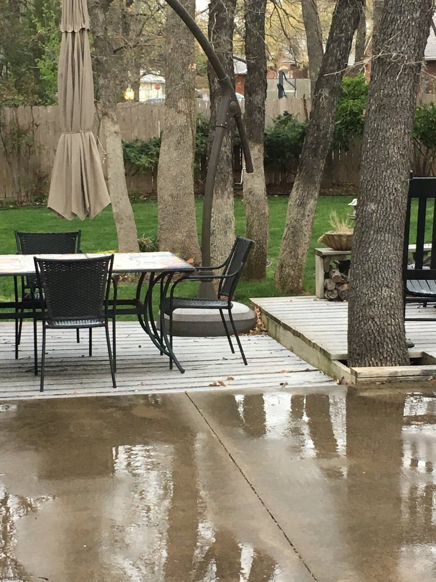 preacherdoyle's tweet image. Yes. That is white stuff #ItsApril7 #NiceWinterThisSpring #AndItsCold