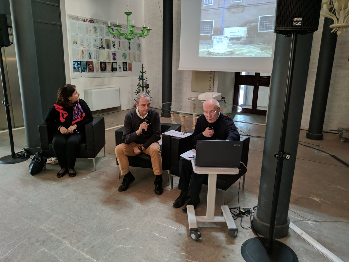 AbateZanetti's tweet photo. #ilMondoinUnaPerla | il prof. Andrea Tosi e lo storico Luigi Ferrigno ripercorrono la storia della Società Veneziana delle Conterie, un'eccellenza industriale della nostra isola. https://t.co/iQQpUe8bKA