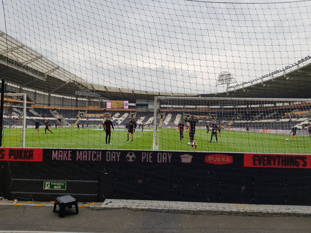 NadineC1971's tweet photo. @HullCity #MyMatchDayView south stand #HULQPR https://t.co/JXBC5KtdRx