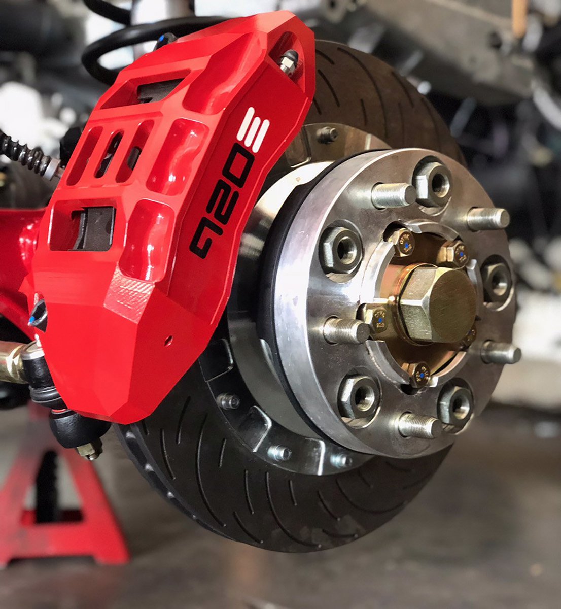 ECDautodesign's tweet photo. An ECD build with an LS  engine and thei optonal 920E big break kit equals power and performance you expect from a custom vehicle.  Order yours today. #ecd #ecdefender #bigpower #custo https://t.co/QCLVnPMFW7