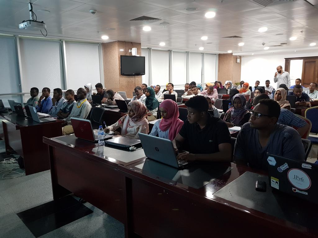 SudanNOG's tweet image. Eng. Saad Awad teaching File System and Users,Group Management in #Unix_Boot_Camp 
#SDNOG #SdNOG_Workshops