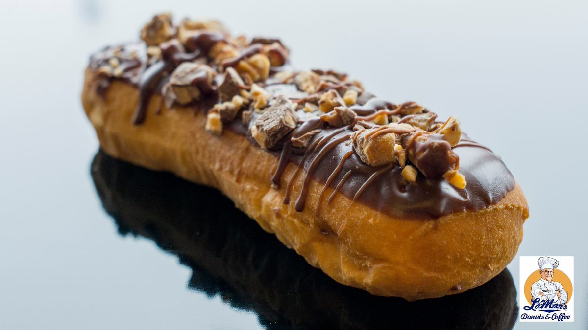 LaMarsDonuts's tweet photo. A 'Snickers® John LaMar's Bar' awaits you this weekend. #SimplyABetterDonut #MadeFreshDaily #LooksGoodandTasteGood #LaMarsDonuts 

Locations --> https://t.co/tlzkundibZ https://t.co/HF0OqWVW00
