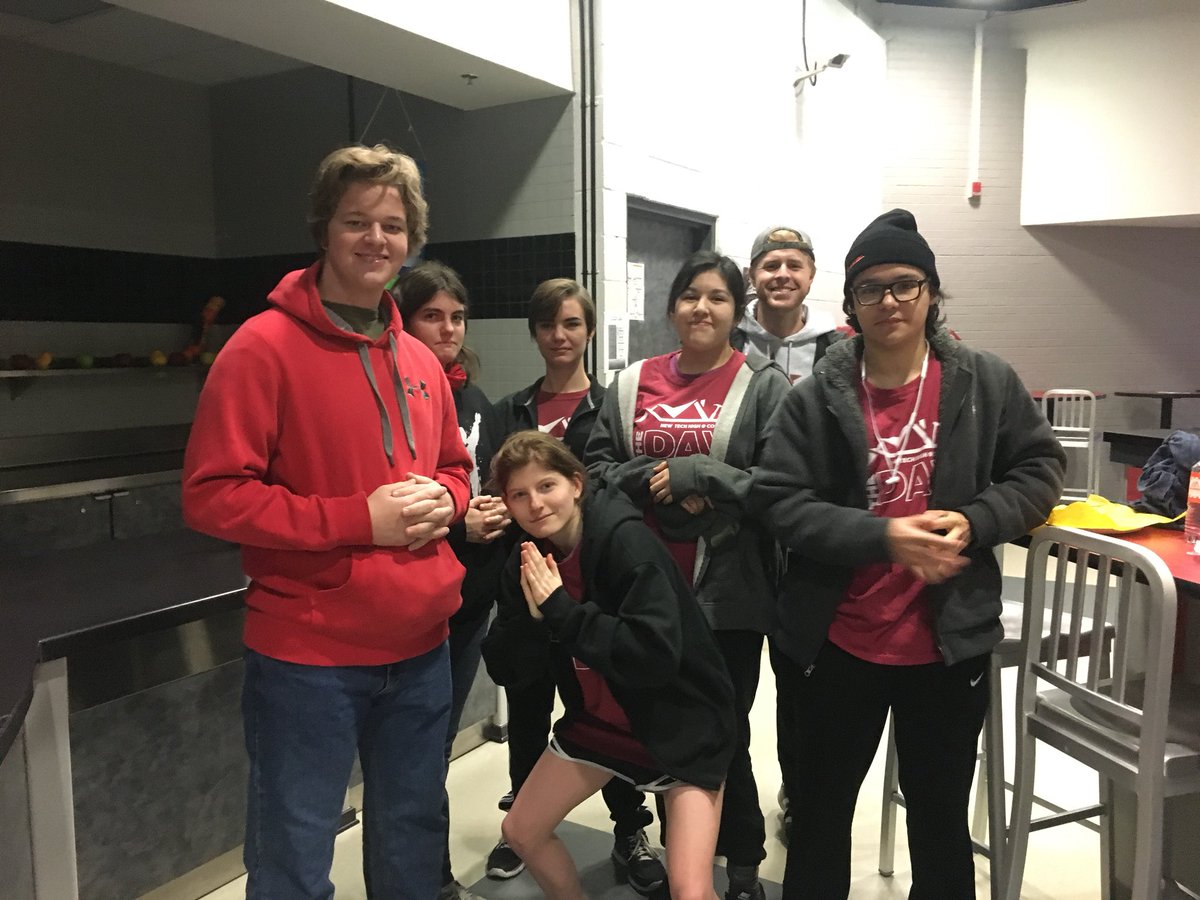 SteffanyBatik's tweet photo. 160 learner, parent, and facilitator volunteers for 18 Coppell work sites @jointheday2018 #doitfortheday #nthc10 #cisdourstory https://t.co/BQO6z01ZcD