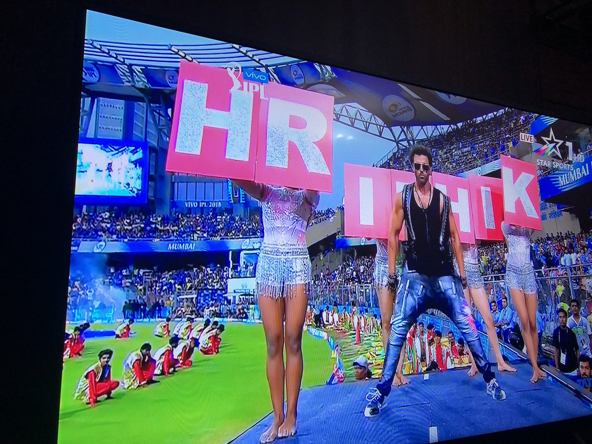 isumeet31's tweet photo. His performance made the day. @iHrithik at its best!!! Now @mipaltan win will end the day on high .. #OpeningCeremony #VIVOIPL https://t.co/J7PUUzqze7