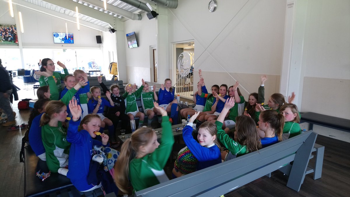 ingevanwezel's tweet photo. Kampong MO13-2 en Gasten. Gezellig. @KampongVoetbal https://t.co/bVcoX1ENpe