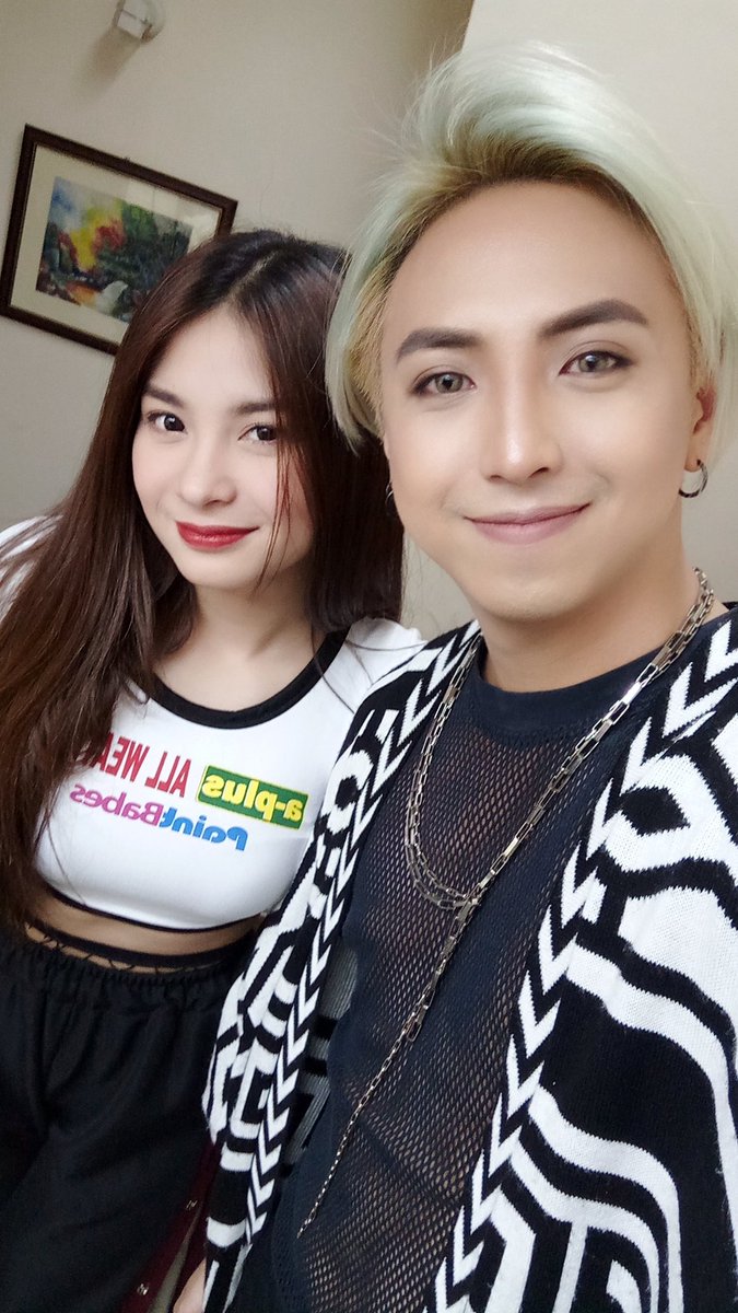 VincentIgno's tweet photo. #MIAS2018 backstage with @Rojean_vielka Ready for first performance! #Apluspaint #paintbabes https://t.co/FLXlGrXmy0