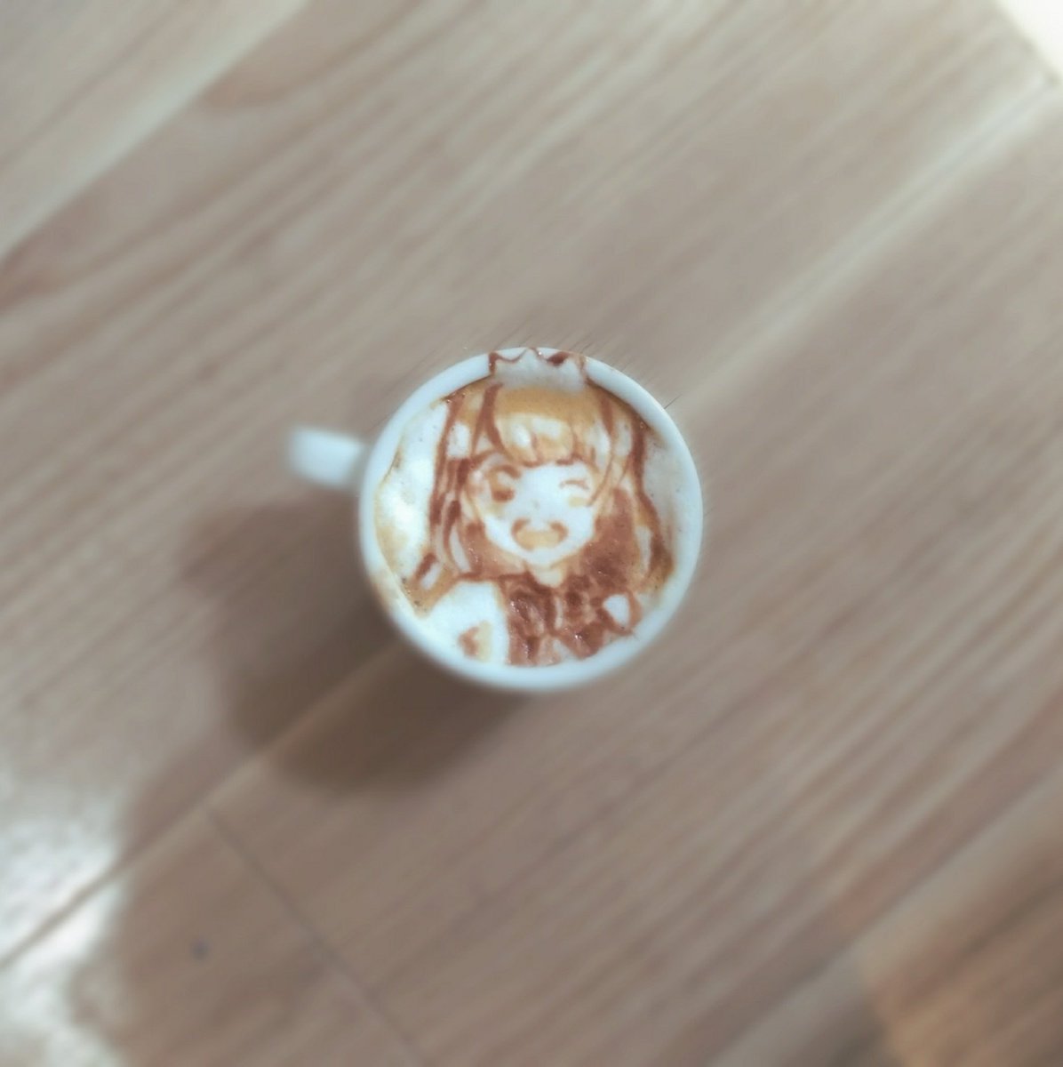 伊藤はるか 今日はちょっと冷えるなぁ ラテを飲みたい気分だなぁ ということで ラピスリライツのキャララテアートを作ってみました 主人公のティアラちゃんです ๓ ๓ ラピライ ラテアート
