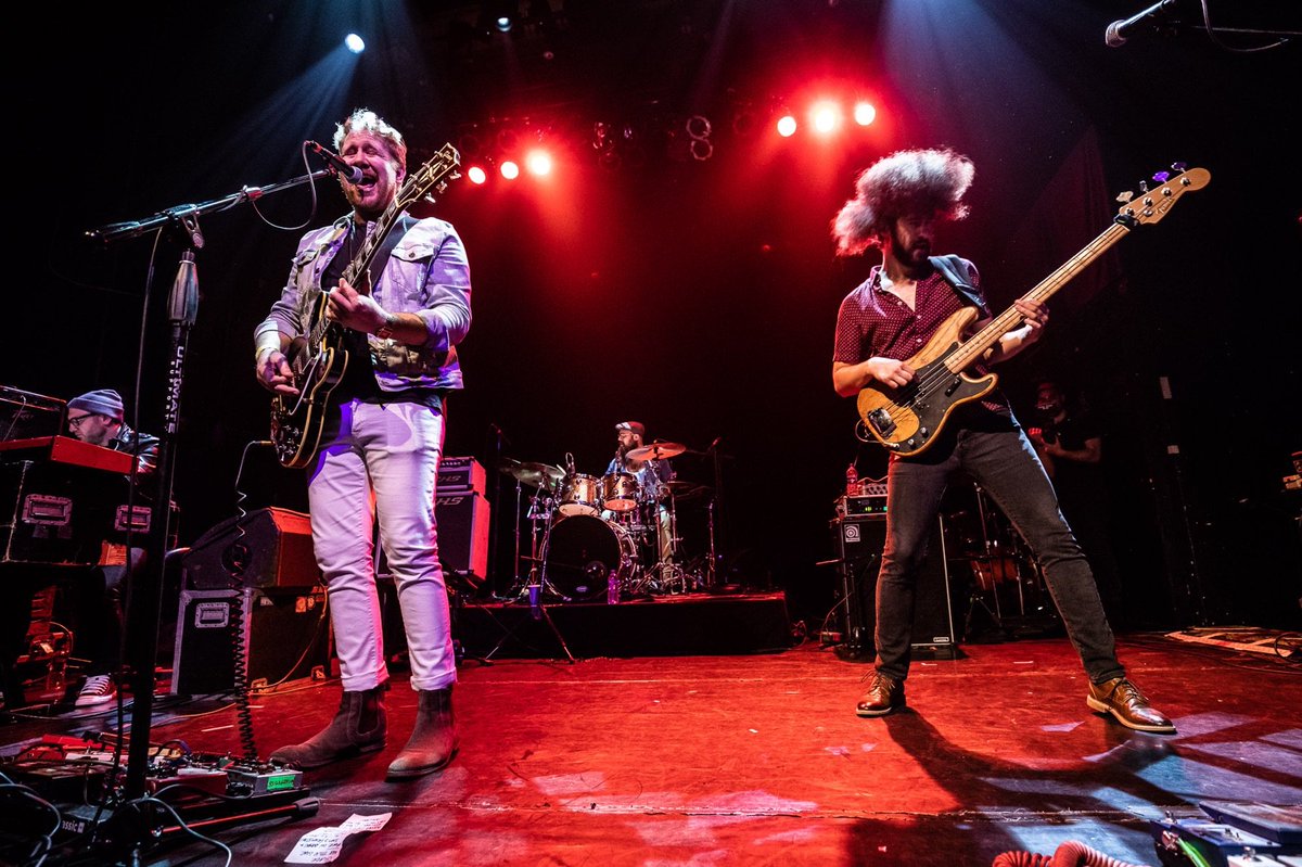 GramercyTheatre's tweet photo. 🎤 .@McLovinsBand x @WildAdriatic x Denizen last night!

// 📷:@sachynsuch https://t.co/L56w6c7Dmm