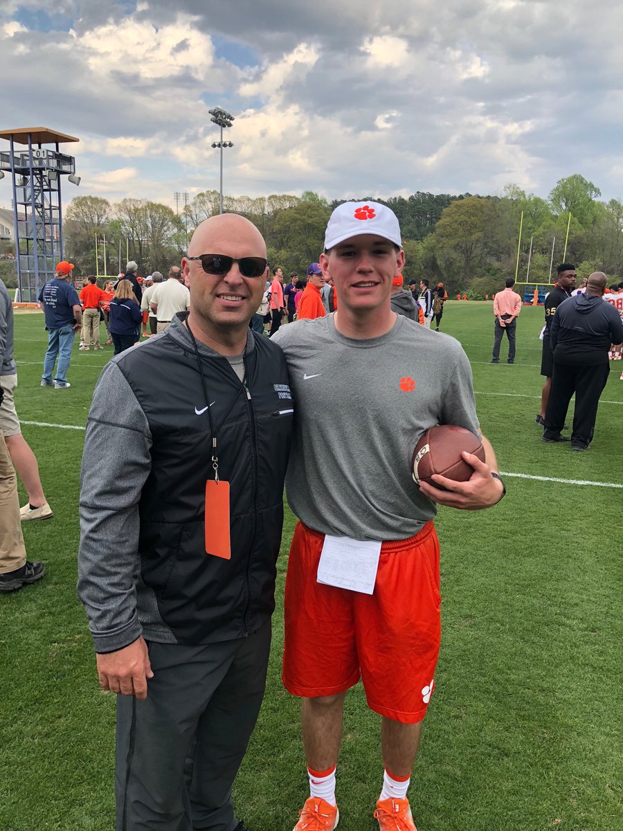 ballardc4747's tweet photo. It was great seeing @NashNewberry this weekend at Clemson!  A former Greene Devil doing big things! https://t.co/ec3wY3iiIi