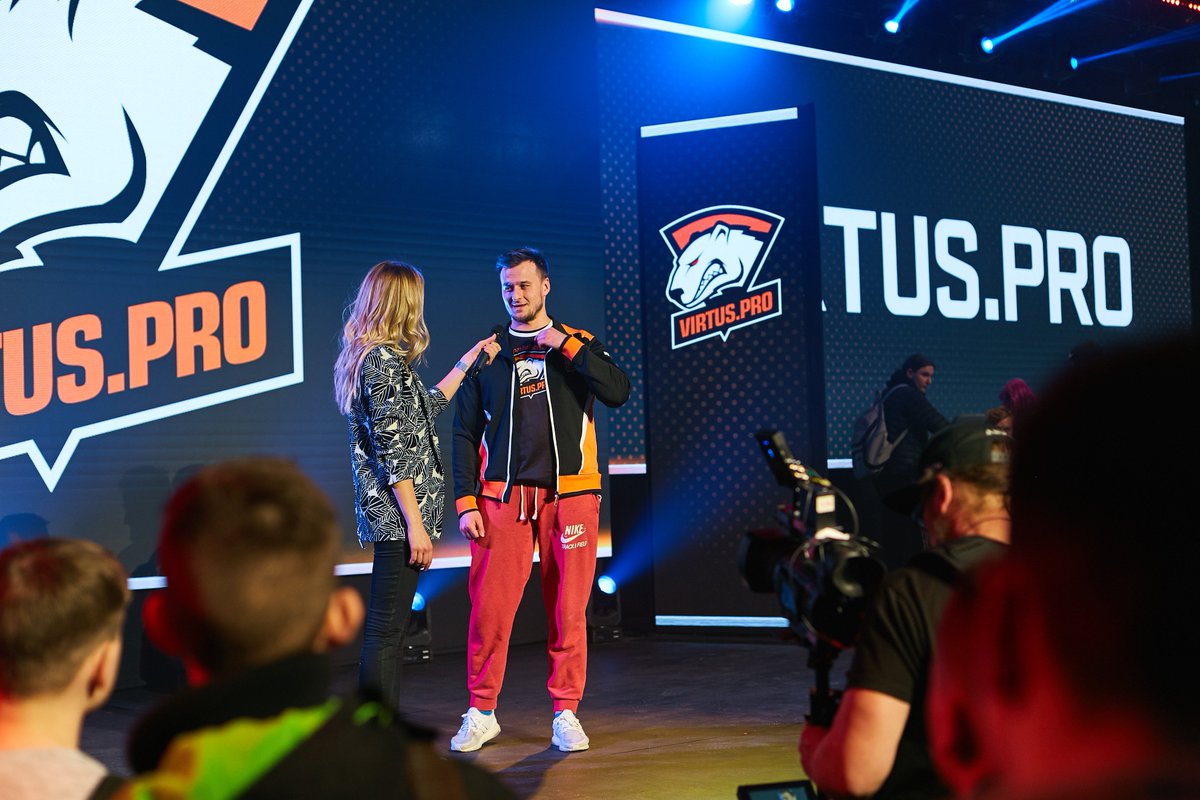 borodasla's tweet photo. Legendary Papito @paszaBiceps @virtuspro #Betsnet #cssltv https://t.co/99f4A79W6M