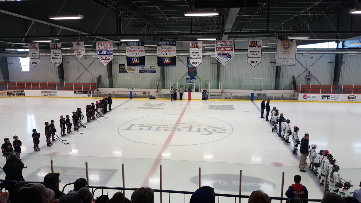 AmySetreppt's tweet photo. Moment of silence for our hockey family #prayforhumboldt @PmhaWarriors @AtomCWarriors18 Our hearts are with the families. https://t.co/zIFi6JTJzP