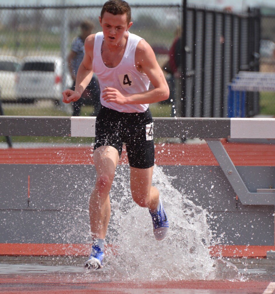 DWiedeburg's tweet photo. Good luck to @Thee_JWied and his team today in Bolivar, MO. I wish I was there. I absolutely love watching you run! #LopeShow #RunFastBeKind https://t.co/nLfC72y5DH
