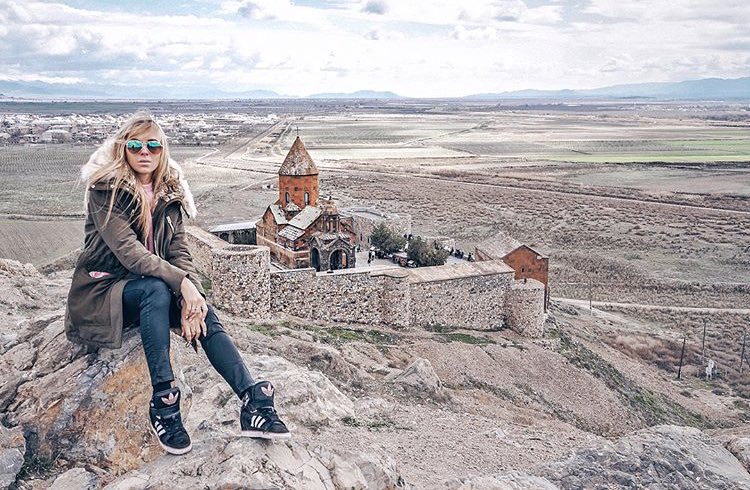 SupportArmenia's tweet photo. Khor Virap (Խոր Վիրապ) ⛪️
#Armenia #Armenie #LoveArmenia #VisitArmenia 🇦🇲 https://t.co/Y8vscPQLyv