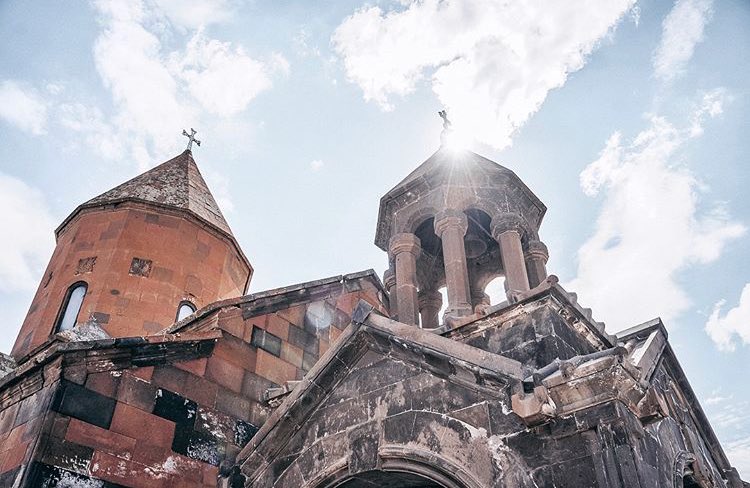 SupportArmenia's tweet photo. Khor Virap (Խոր Վիրապ) ⛪️
#Armenia #Armenie #LoveArmenia #VisitArmenia 🇦🇲 https://t.co/Y8vscPQLyv