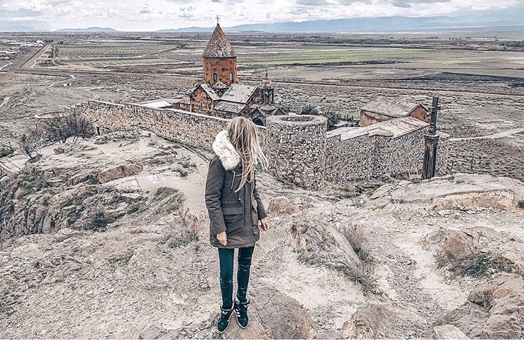 SupportArmenia's tweet photo. Khor Virap (Խոր Վիրապ) ⛪️
#Armenia #Armenie #LoveArmenia #VisitArmenia 🇦🇲 https://t.co/Y8vscPQLyv