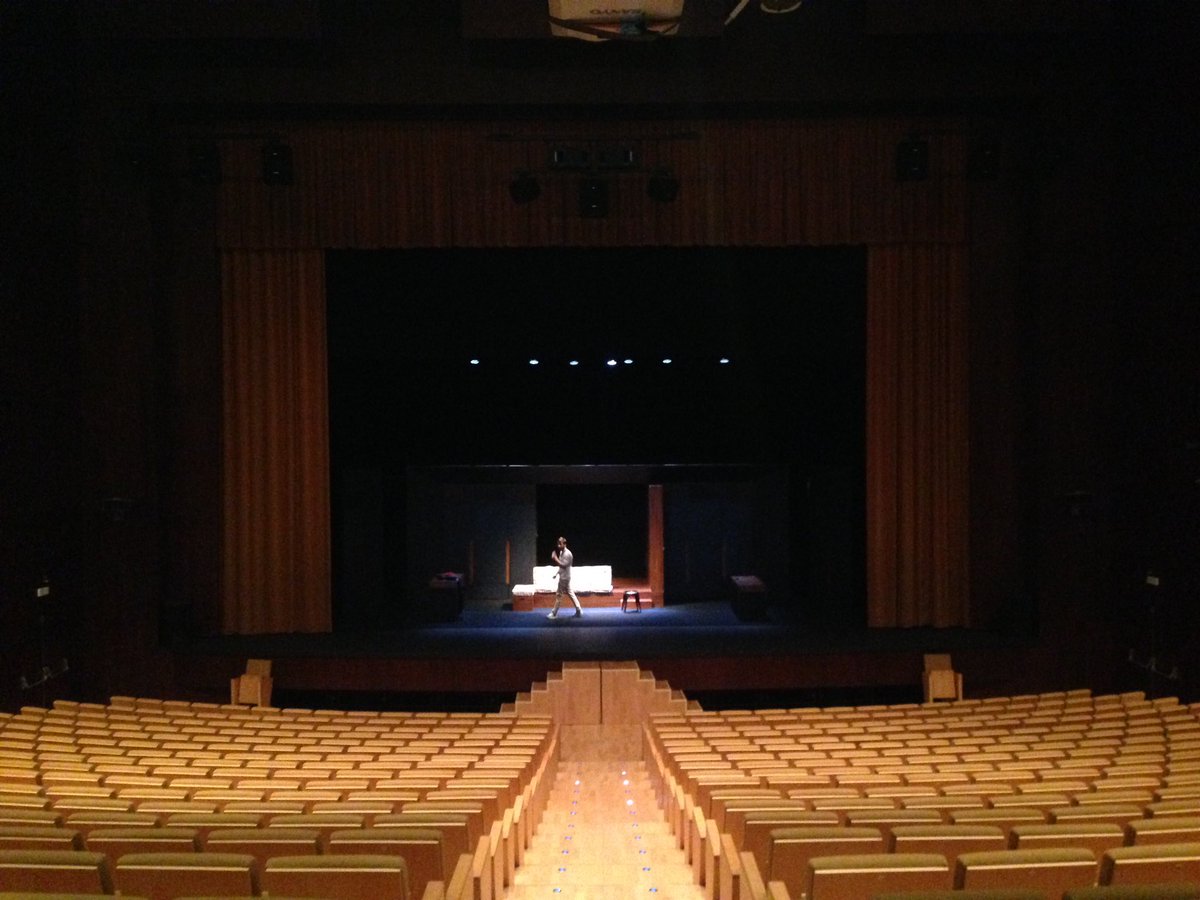 danielguzman's tweet photo. Hoy @_dosmasdos_ suman 800...
Que suba el telón!
#teatroauditorioroquetas 
Muchas gracias a todo el equipo por el detalle.. https://t.co/3iCJ1OOxmP