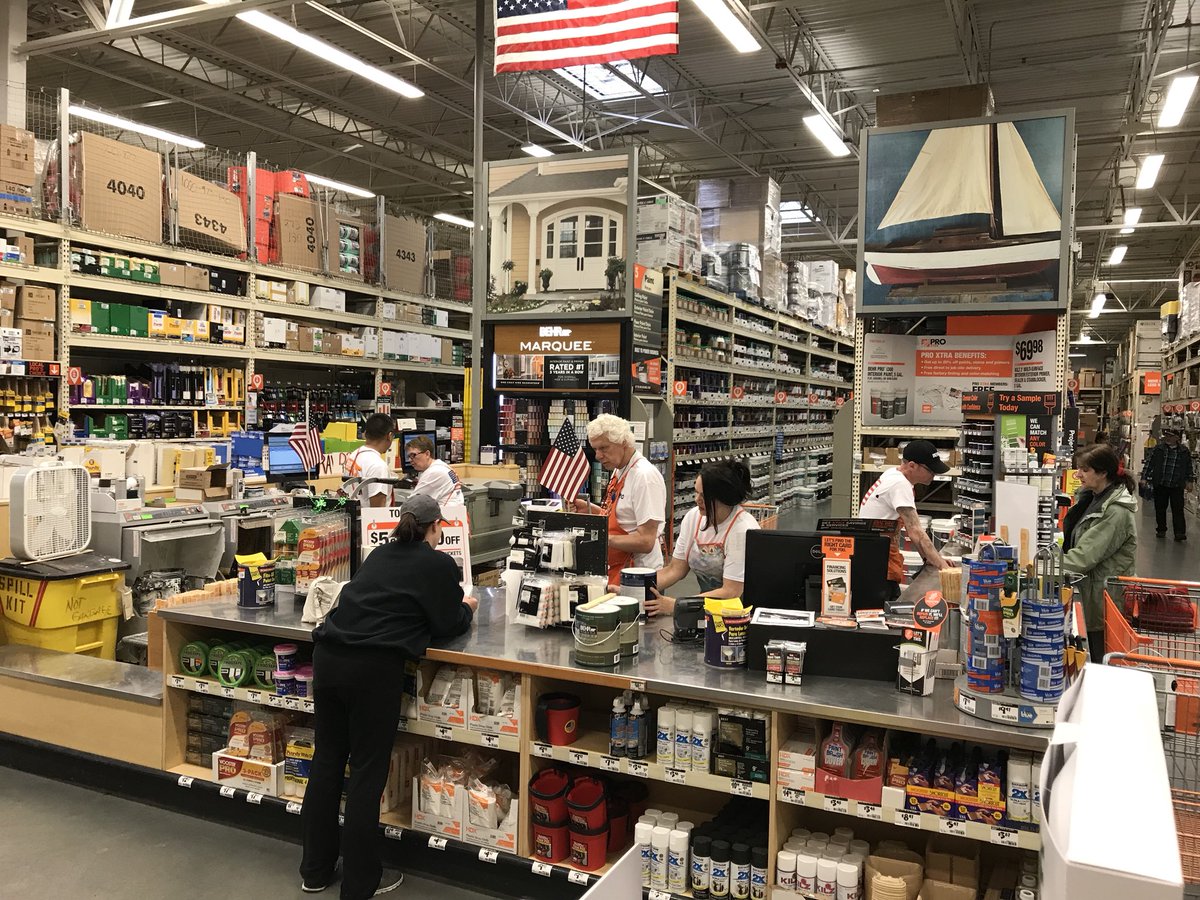 IsaacHallHD's tweet image. Paint department repping with matching Behr shirts for the Deal of the Day #PNWSBF