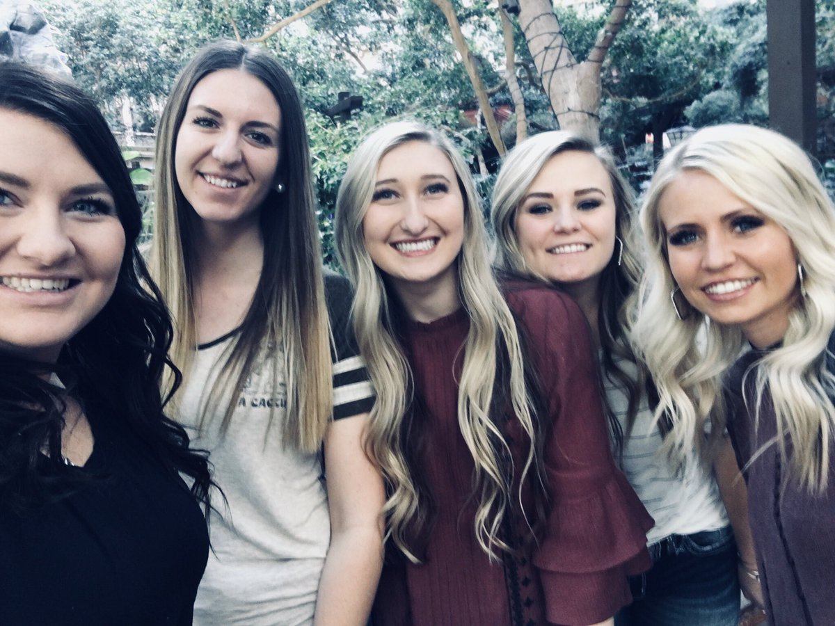 shayleeanne20's tweet photo. Happy Birthday, Mikaylee!! Love you!💕 https://t.co/RTq5A4lAwR