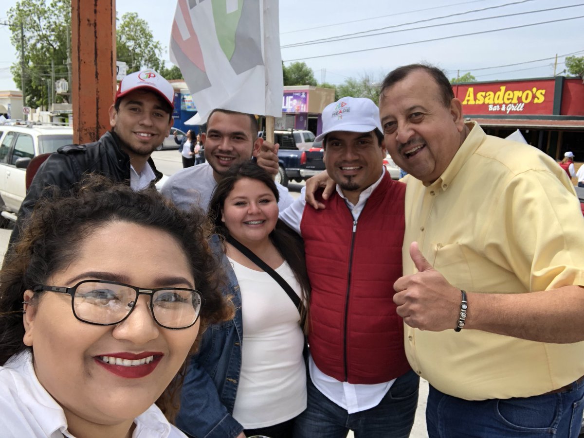 ArmandoRegalado's tweet photo. Un excelente ambiente en el crucero Guerrero e Iturbide en apoyo a nuestros candidatos #PepeMeade
#VeronicaMartinez
#JericoAbramo
#FernandoPuron
vamos con todo!!
#ActitudTrasformadora
#RedJP
#AvanzarContigo
#Acuña https://t.co/jxcmMNBqGr