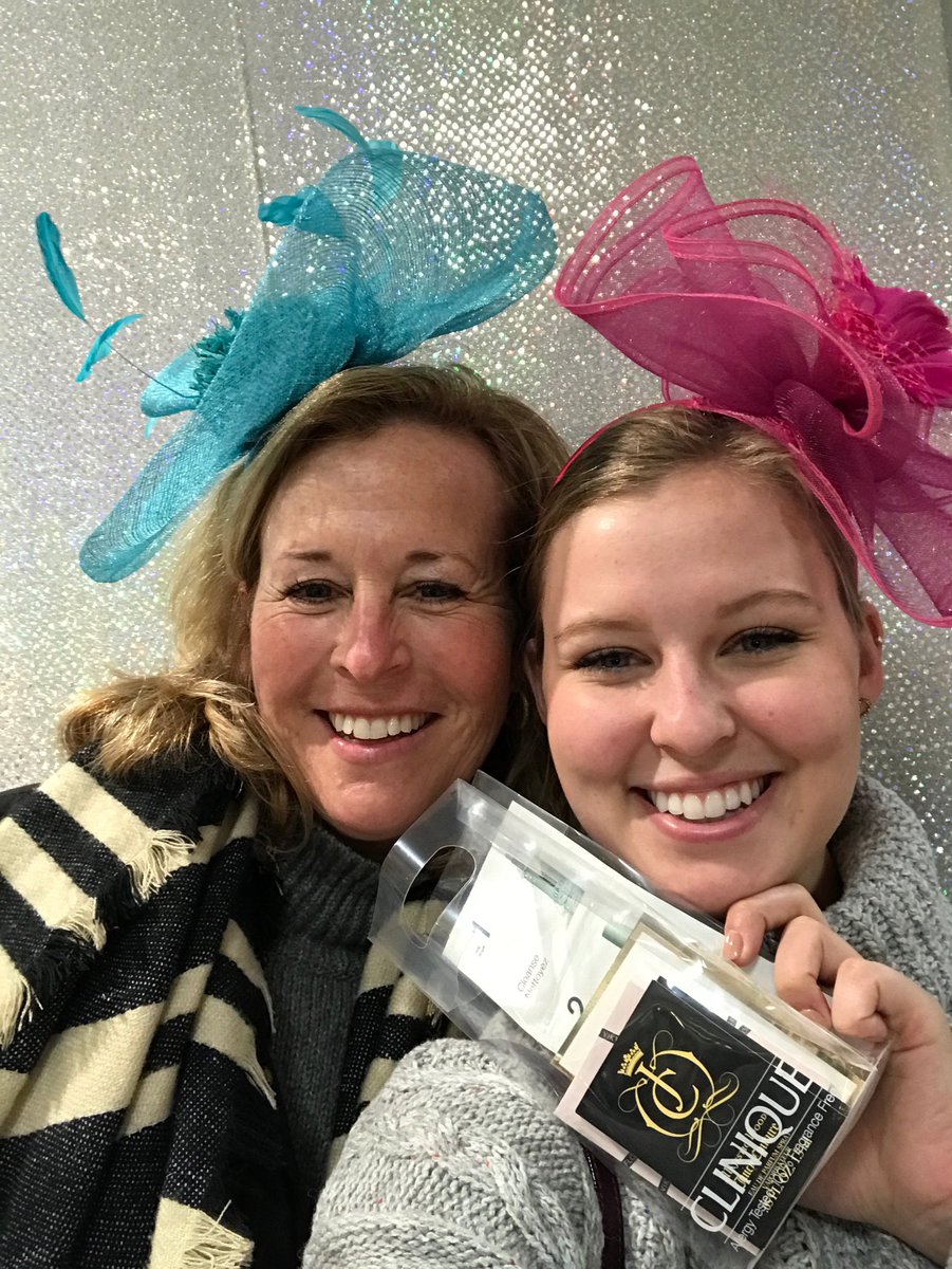 mageeee334's tweet photo. We did this for treats at Dillard’s #colleekend https://t.co/VJLoGrnTD8