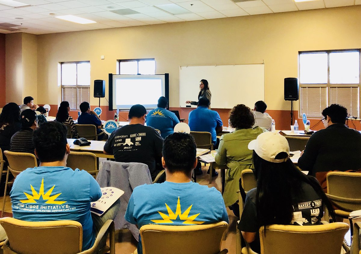 formulanv's tweet photo. @JenniferBarrier addresses the keys to business development at @formulanv seminar in #LasVegas! #entrepreneurs #startups https://t.co/B4Yy6DpoB7