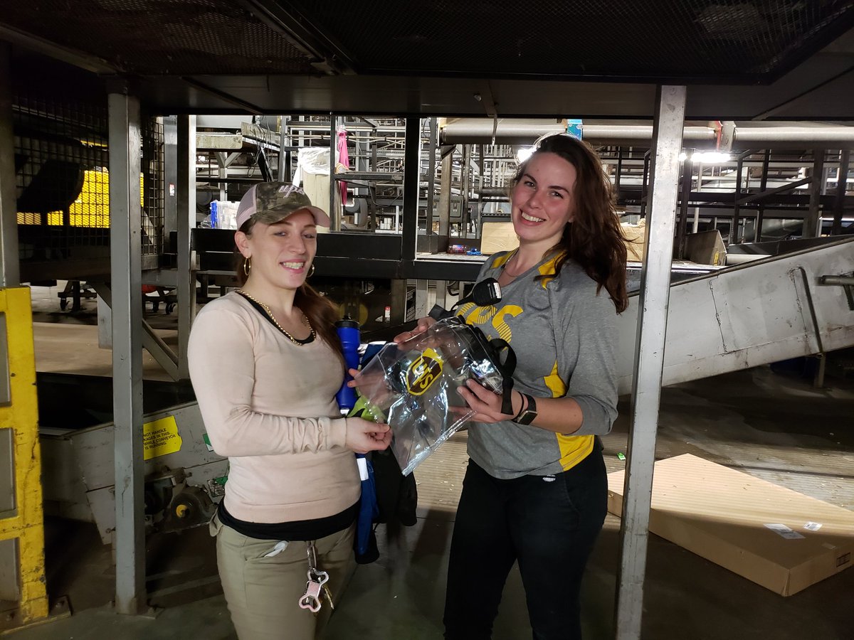 New hire Ashley Webb getting recognized for using her unloadstand by @LisaLawless1919