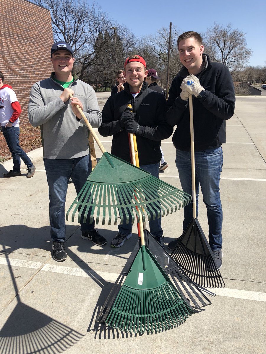 UNL_AGN's tweet photo. AGN at the Lincoln Community Playhouse for Big Event! #unl #unlgreek https://t.co/Q372uoKoBU