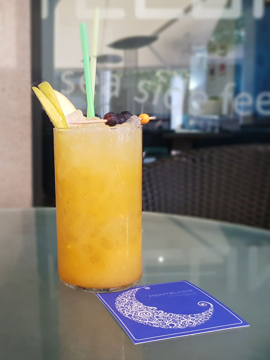 Monteluna1's tweet photo. El Cóctel Monteluna

"Gin Cocktail"

Cóctel elaborado con ginebra Wint &amp; Lila, jarabe de azúcar, fruta natural de lima, mango y passion fruit (maracuyá), y tónica.
Cóctel a 6€. Disfrútalo este fin de semana a 5€.

¡Os esperamos!

#monteluna #coctelmonteluna #FinDeSemana https://t.co/6w4D27OqSA