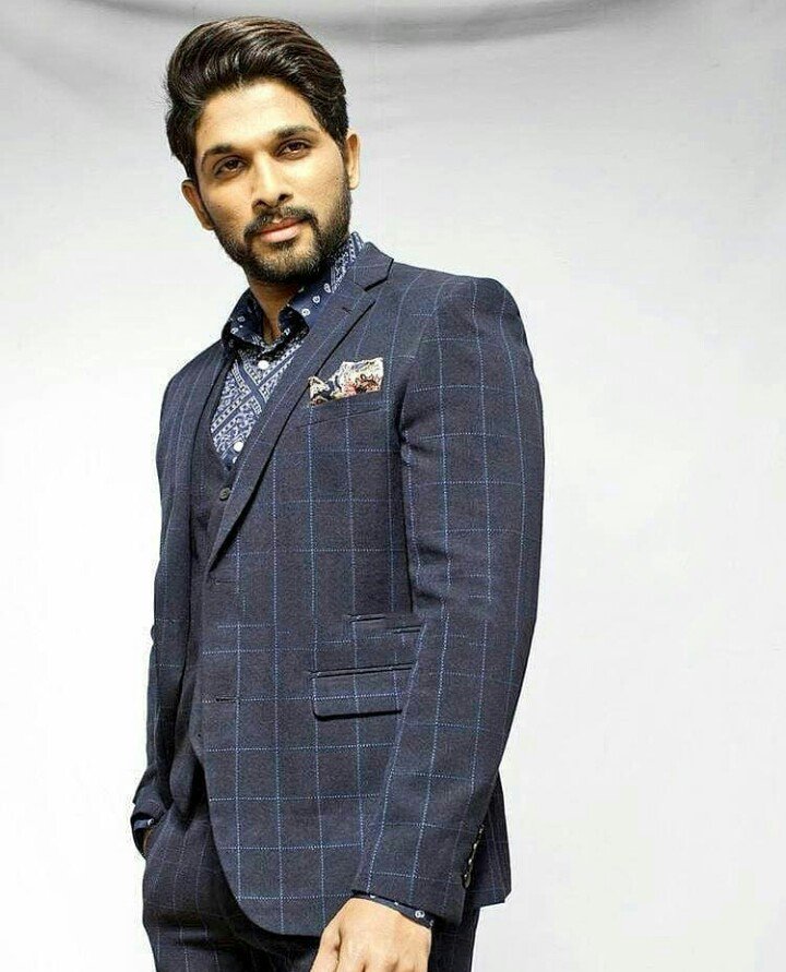  Happy wala Birthday My God Allu arjun Sir . wish You Many many Happy Returns Of the Day .... 