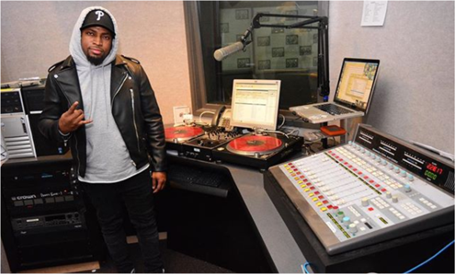 Power99Philly's tweet photo. .@THEREALDJRL is getting ready to blast off inside the #DAYPARTYMIX at 3p! Turn us up!
https://t.co/1SNqzwadHl https://t.co/2PVtttnFTS