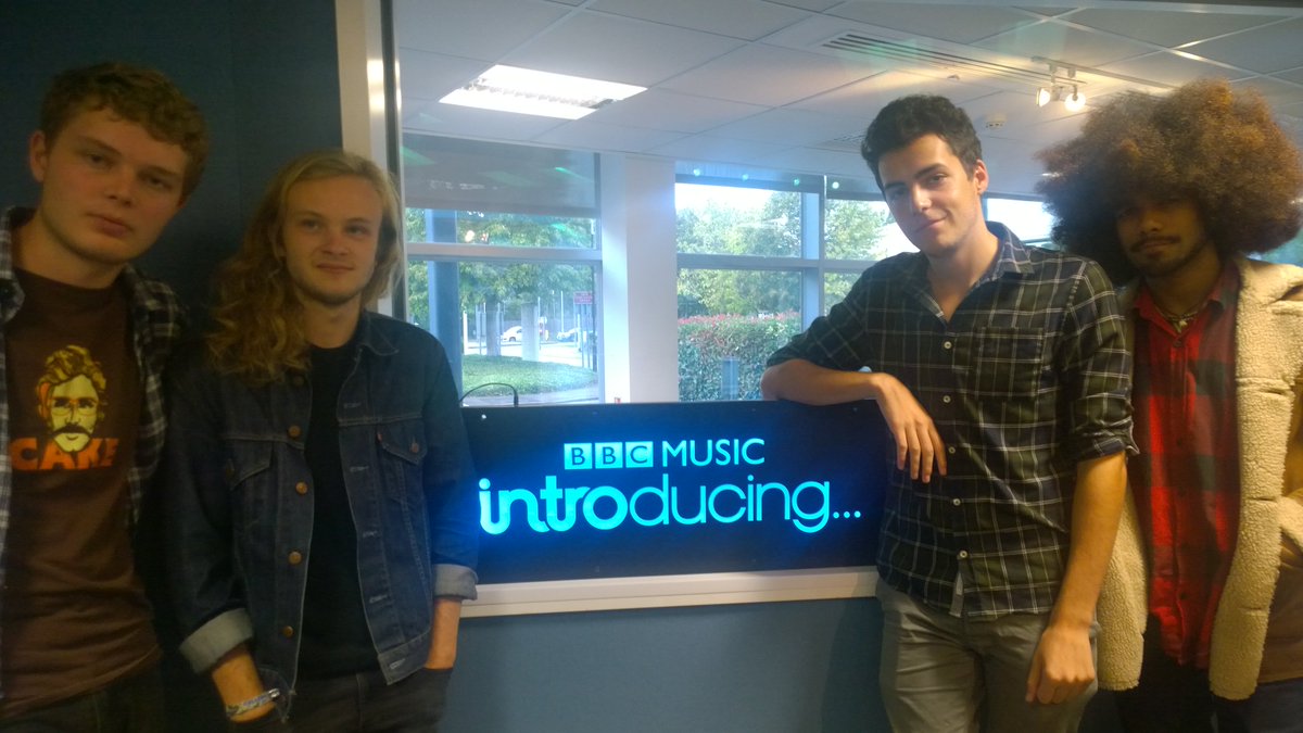BBCIntroCambs's tweet photo. It's #SaturdayNight and we are LIVE!!! Kicking us off this evening its awesome local band @saltfen #NowPlaying #LongNight #BBCIntroducing #Cambridgeshire #NewMusic #TuneIn

https://t.co/ZzvS7HPgdK https://t.co/3gySUwfjP6