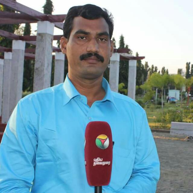 muralibe's tweet photo. தேனி மாவட்டம் ஆண்டிபட்டி புதியதலைமுறை தொலைக்காட்சி செய்தியாளர் கோவிந்தராஜன் சாலை விபத்தில் உயிரிழப்பு

ஆழ்ந்த இரங்கல்

@karthickselvaa @imanojprabakar @mannar89 @carmelignite @isr_selva https://t.co/QdgntH4IOX