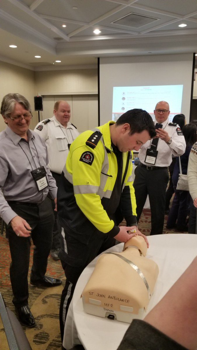 SJABurlMFR's tweet photo. Hands on #naloxone training @SJAOntConf should be good to go shortly #sjapopf #training https://t.co/VjTZS0wPS7