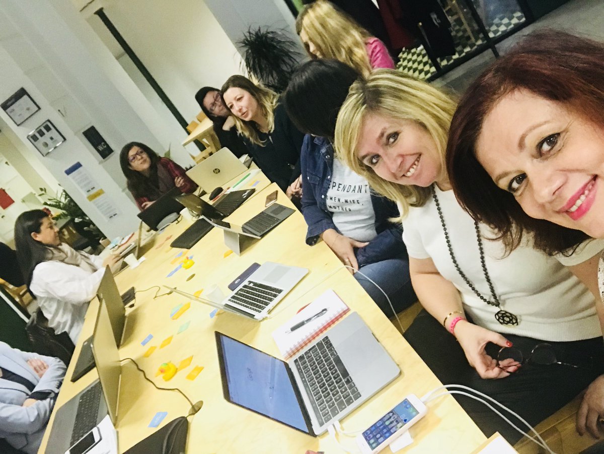 FlashTweet's tweet photo. Quand tu codes le samedi, tu penses aussi au #FlashTweet ! #Bravo
@coding_days pour cette journée découverte.
Maintenant je sais pourquoi les développeurs aiment les canards...
Merci @VanessaVincentR 🌺et un plaisir de rencontrer @SolenneBLG ⚡️
#codeleweekend #code #coding https://t.co/cZNneo1bP4